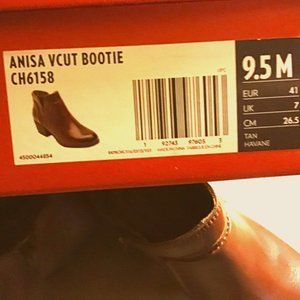 COBB HILL by ROCKPORT ANISA VCUT BOOTIE